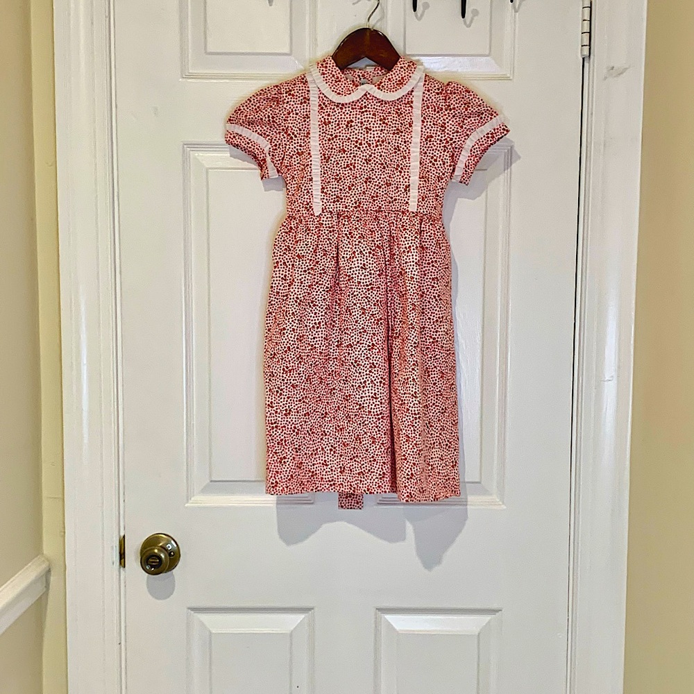 Beautiful New Classic Girl Dress in 100% Cotton. With cotton lining.Size:0,4,6